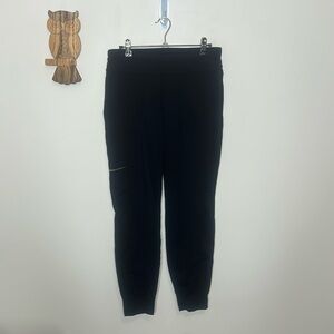 Athleta cargo jogger pants black